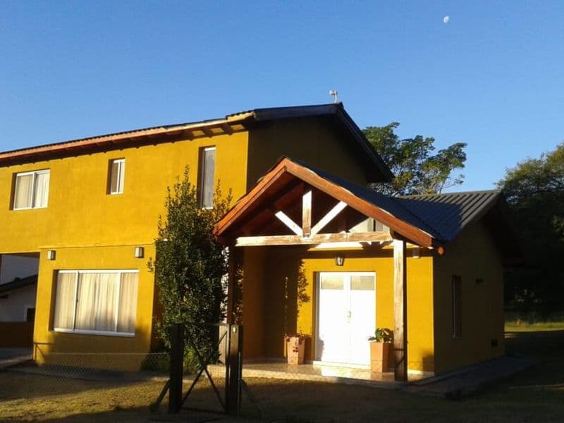 Amplia propiedad en excelente barrio!