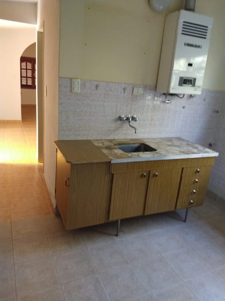 Amplia casa, ideal inversión!