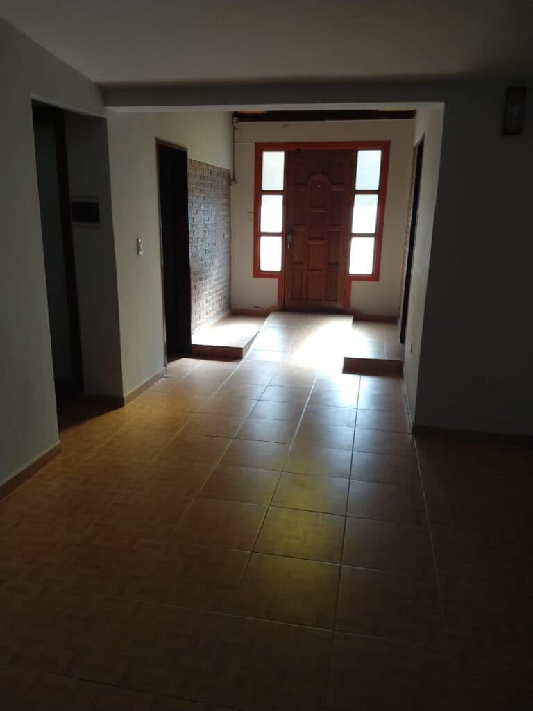Amplia casa, ideal inversión!