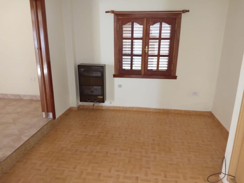 Amplia casa, ideal inversión!