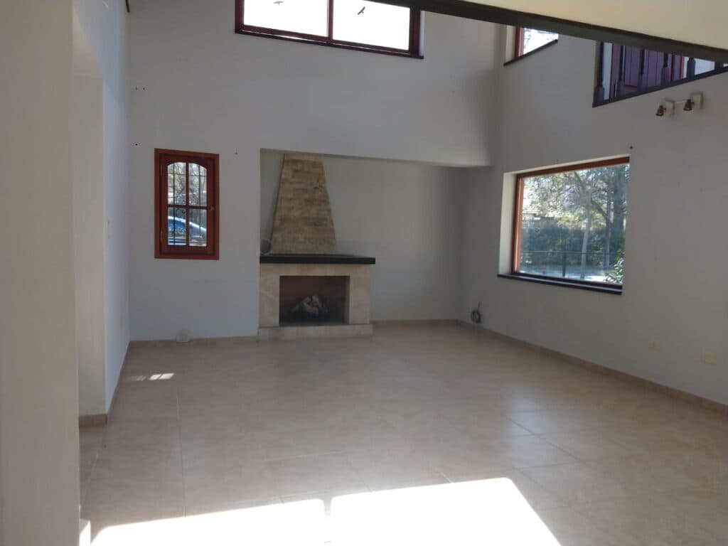 Amplia casa, ideal inversión!