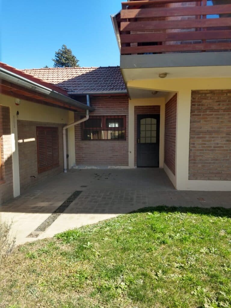 Amplia casa, ideal inversión!