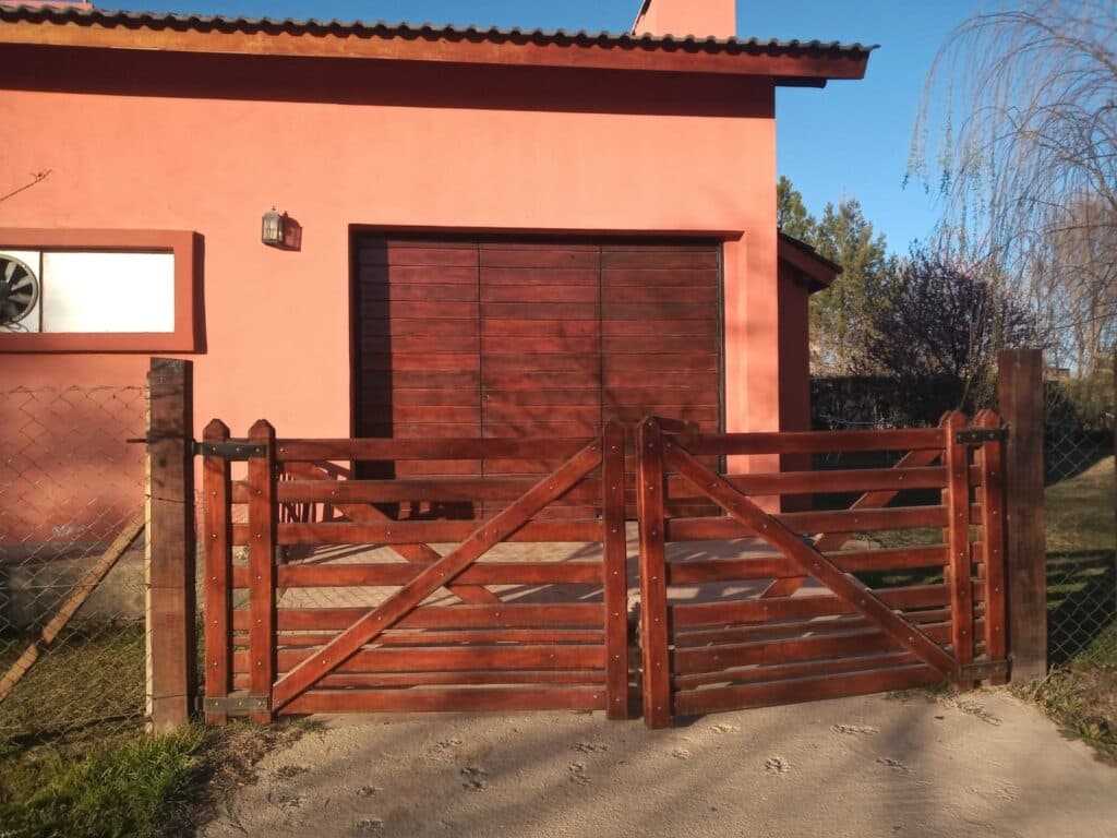 Casa + Local