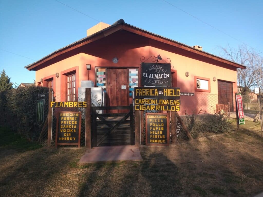 Casa + Local