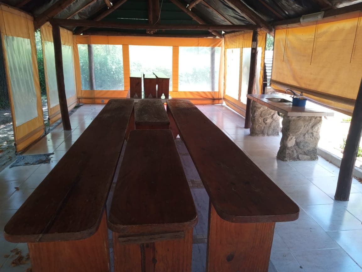 Complejo de 4 cabañas, frente al Rio de Santa Rosa de Calamuchita