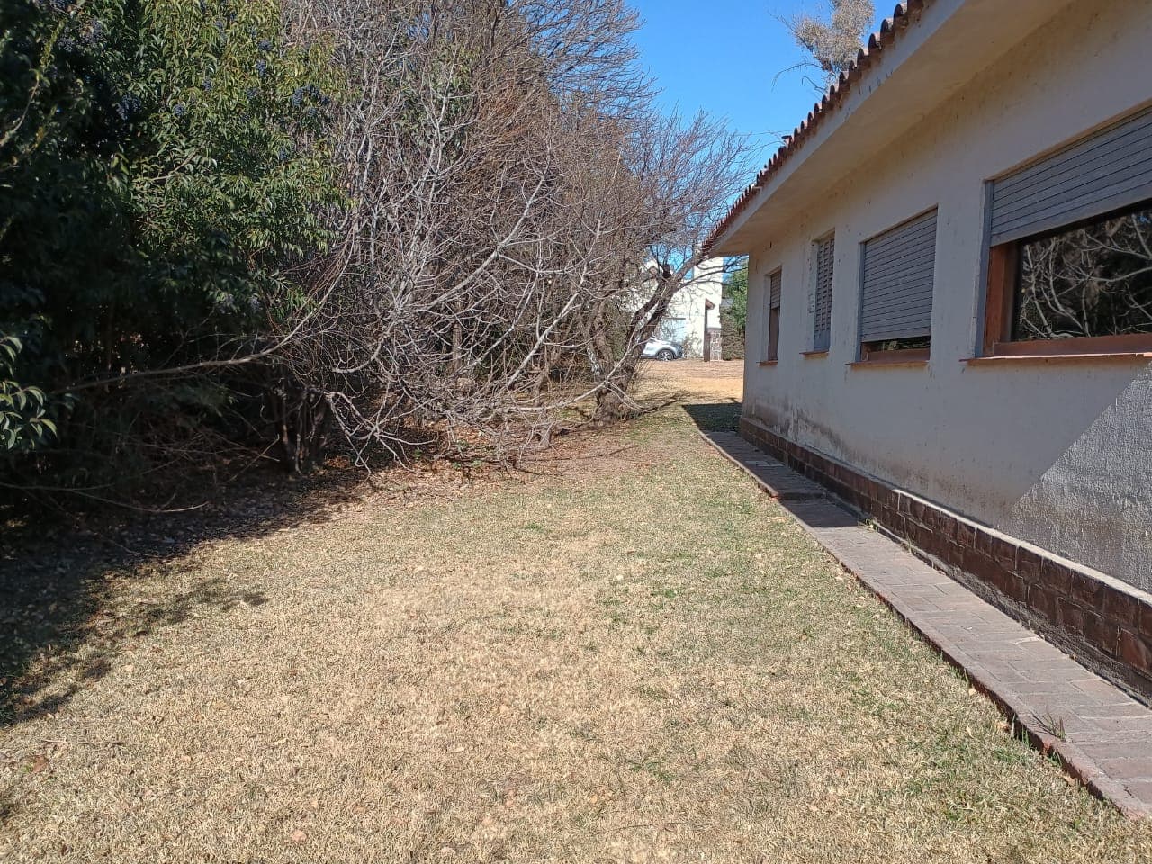 Hermosa casa con taller/cochera