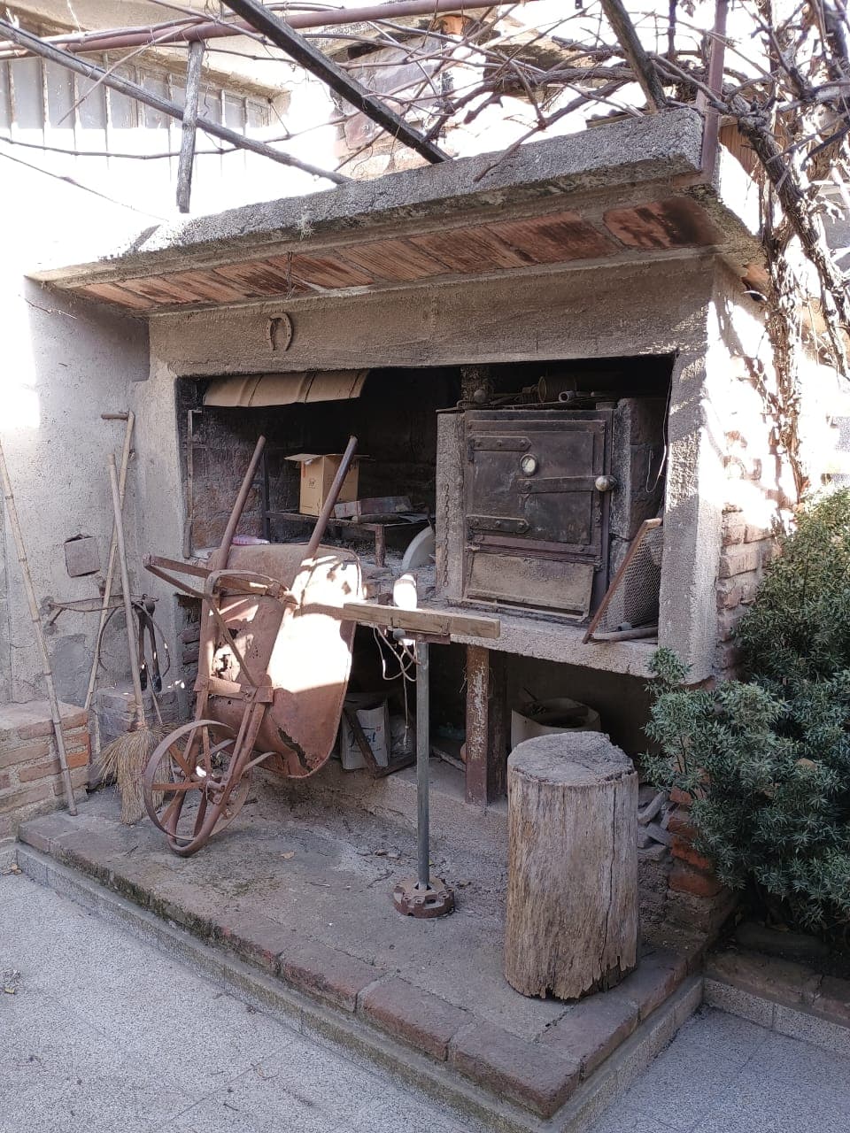 Hermosa casa con taller/cochera