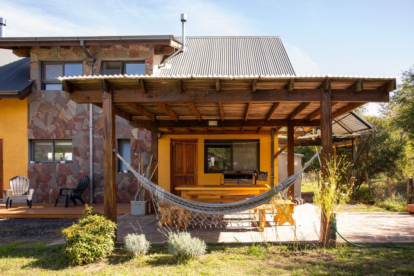 Hermosa casa con parque y piscina en Villa General Belgrano