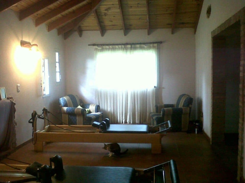Casa de dos plantas + cabaña