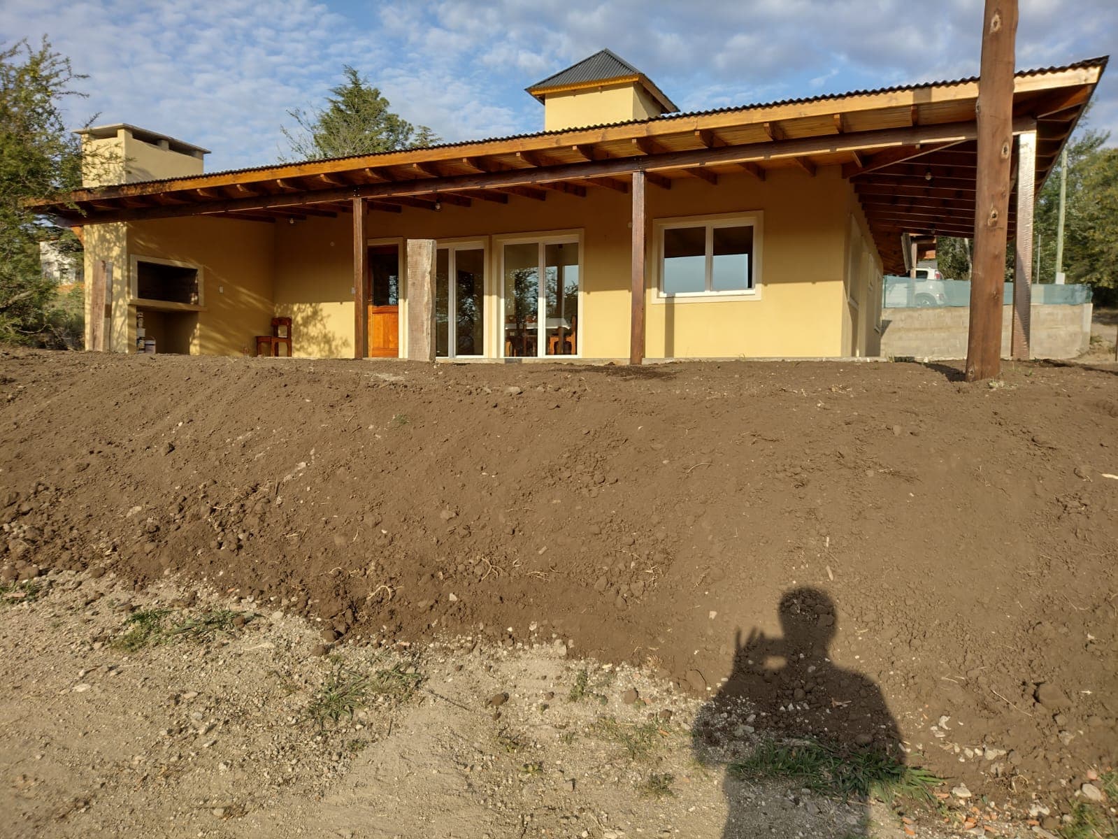 Casa grande, buena ubicación