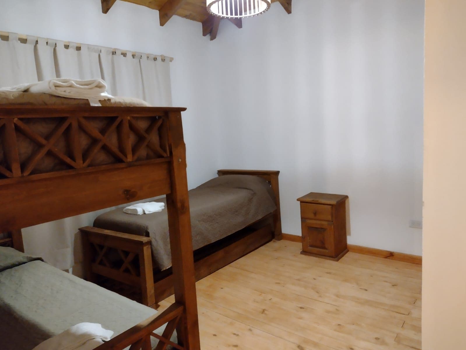 Casa grande, buena ubicación