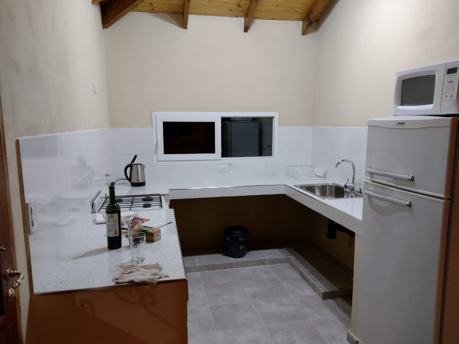 Casa grande, buena ubicación