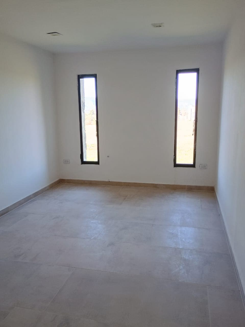 Enorme casa a Estrenar en Altos del Corral