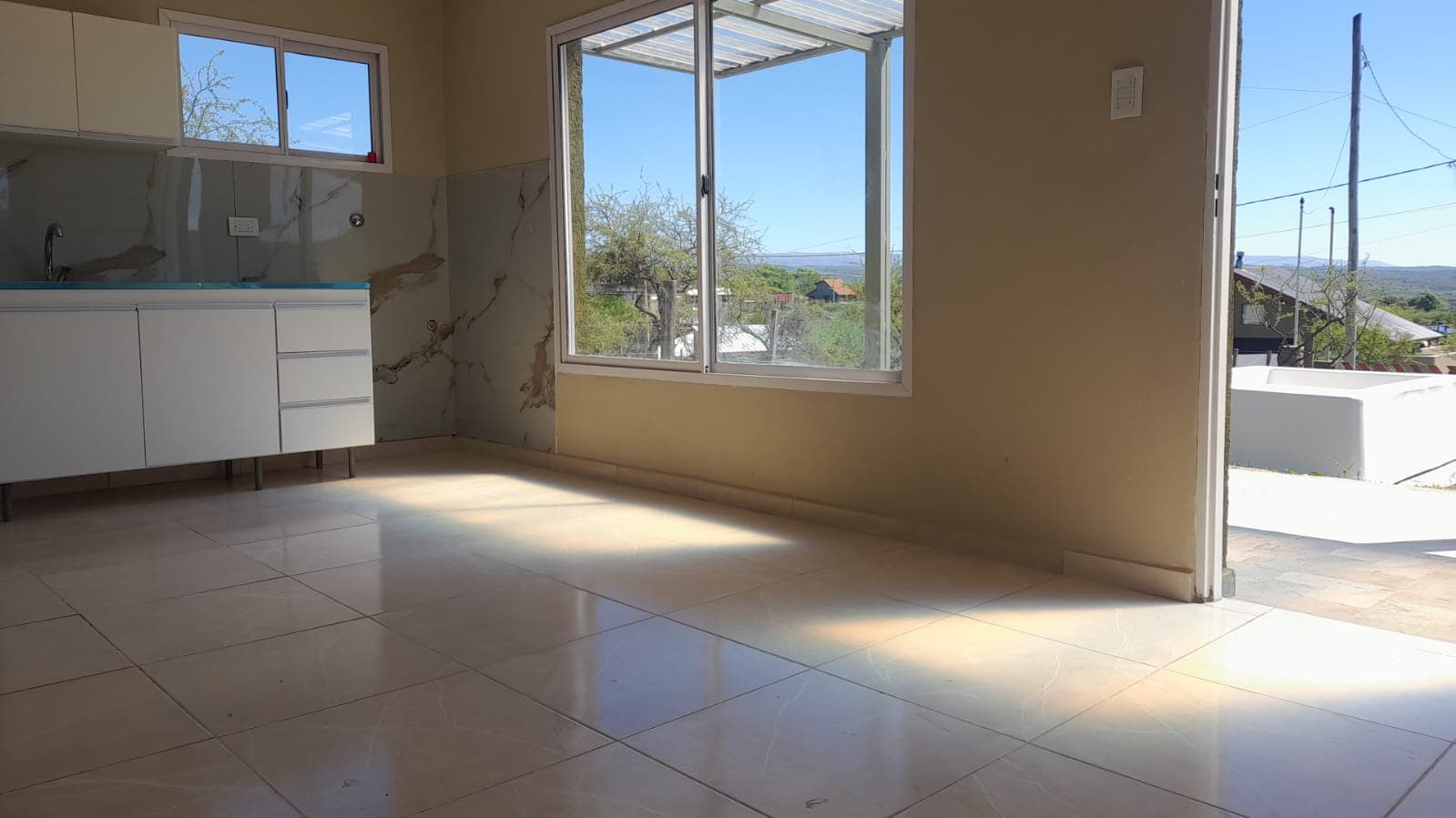 Hermosa Casa a estrenar en Santa Mónica